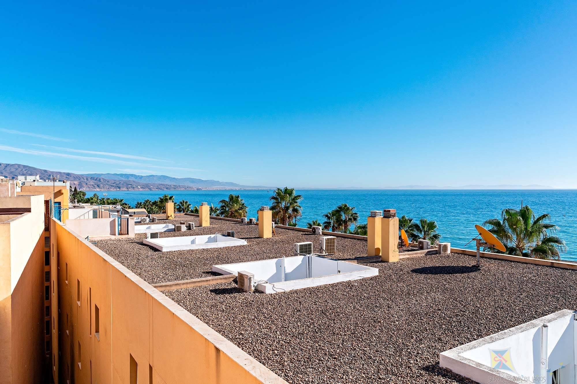 Venta de planta baja en Roquetas de Mar