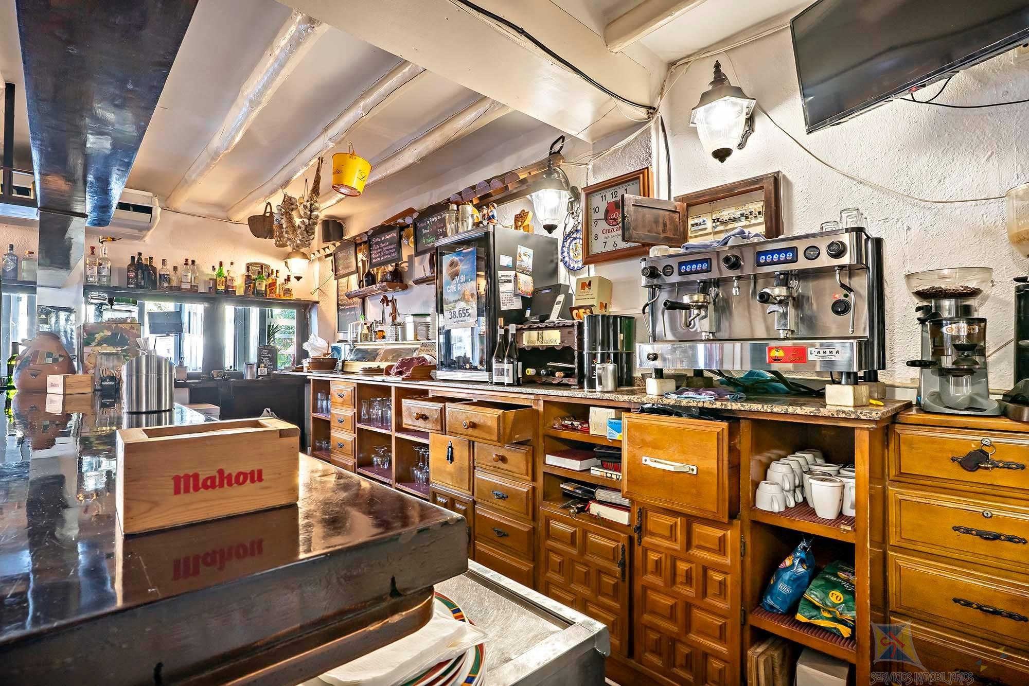 Venta de local en Roquetas de Mar