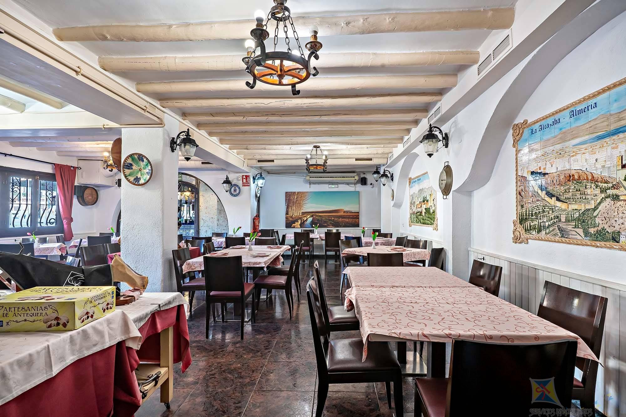 Venta de local en Roquetas de Mar