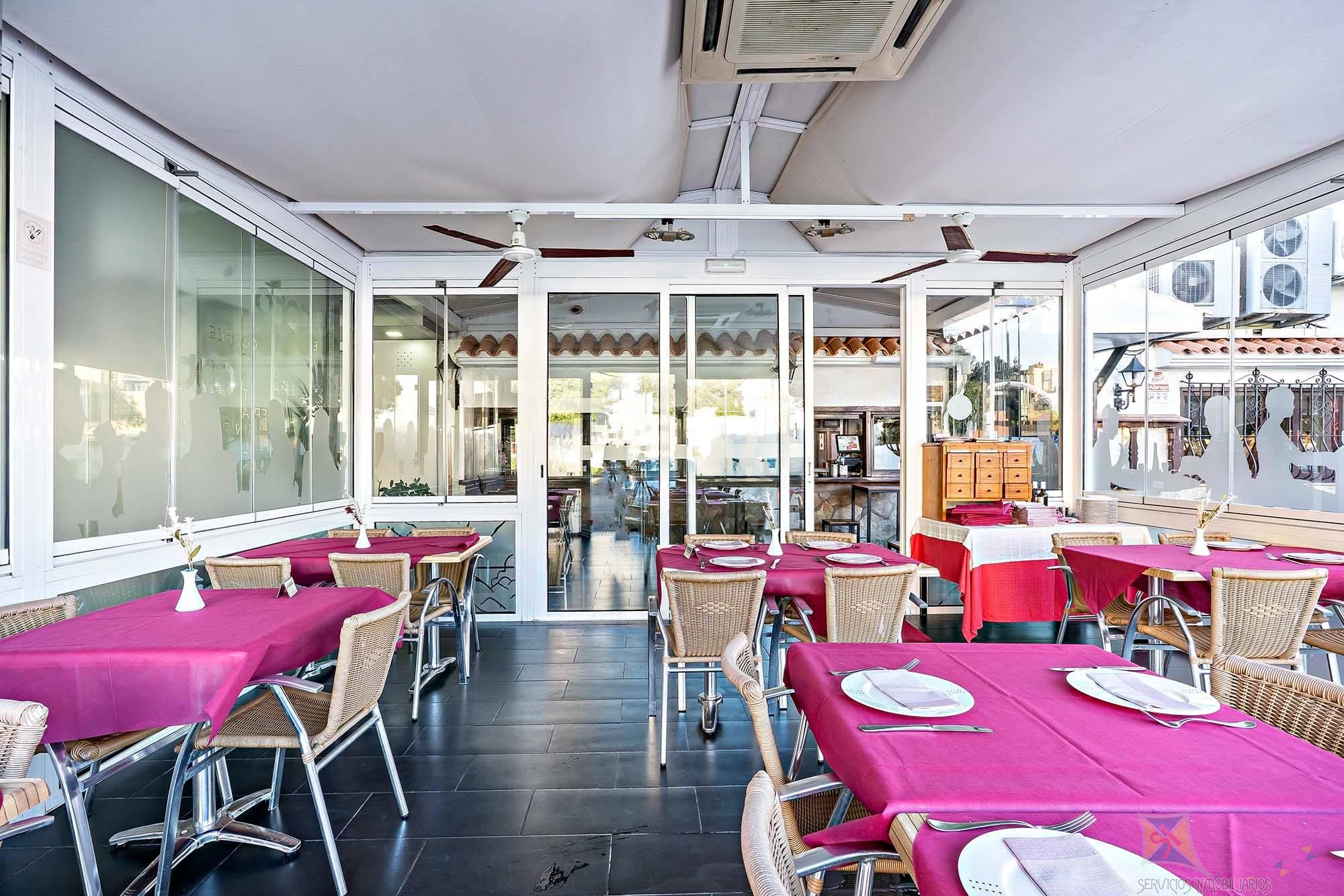 Venta de local en Roquetas de Mar