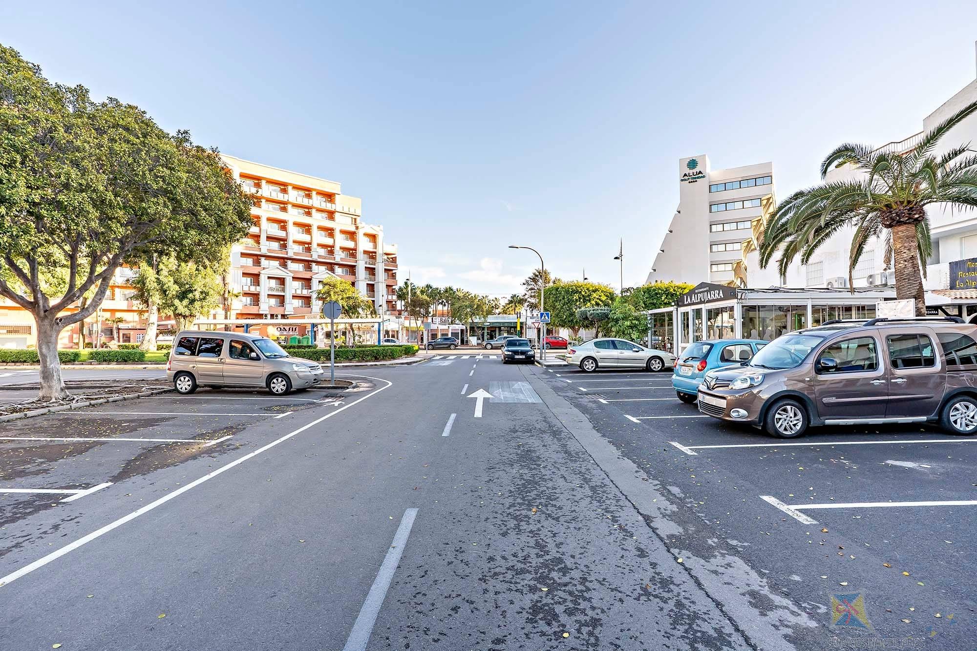 Venta de local en Roquetas de Mar