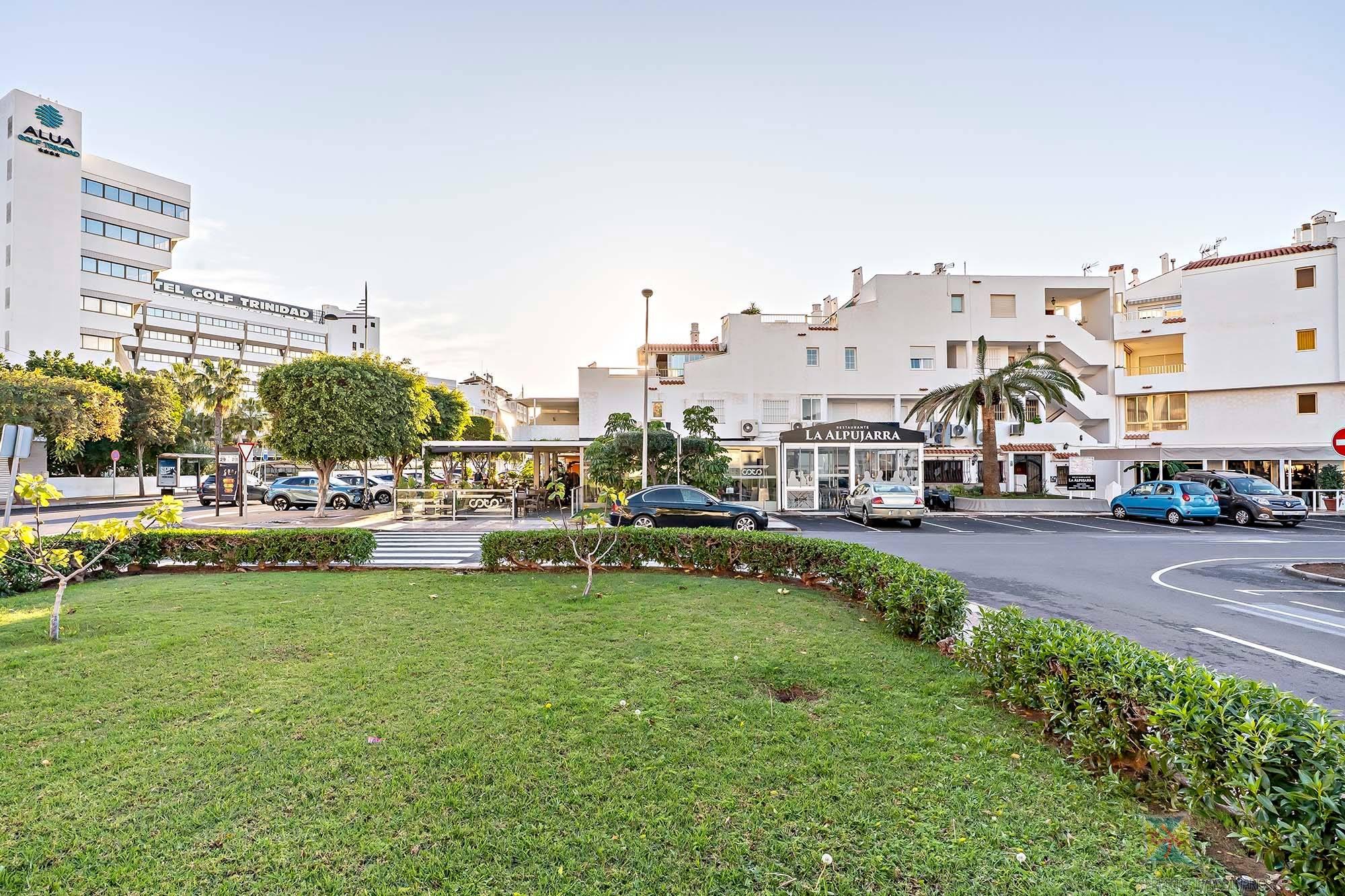 Venta de local en Roquetas de Mar