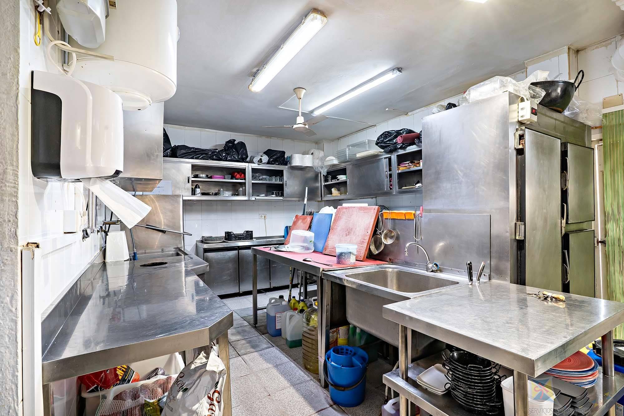 Venta de local en Roquetas de Mar