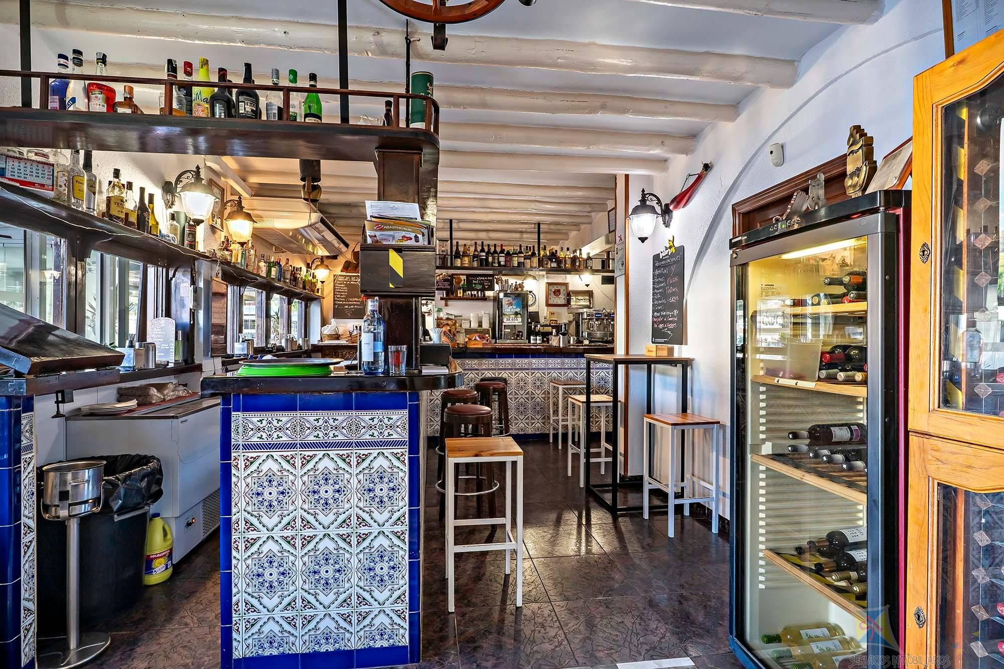 Venta de local en Roquetas de Mar