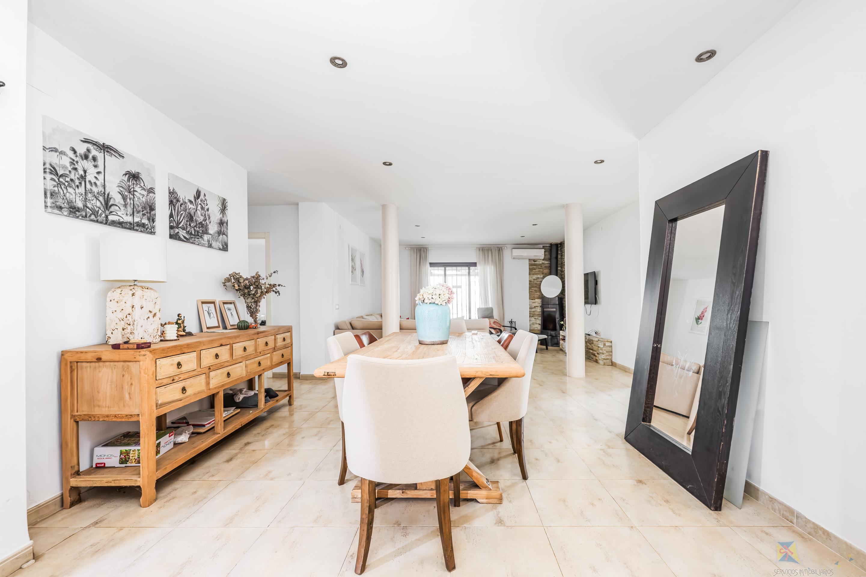 Venta de chalet en Carmona