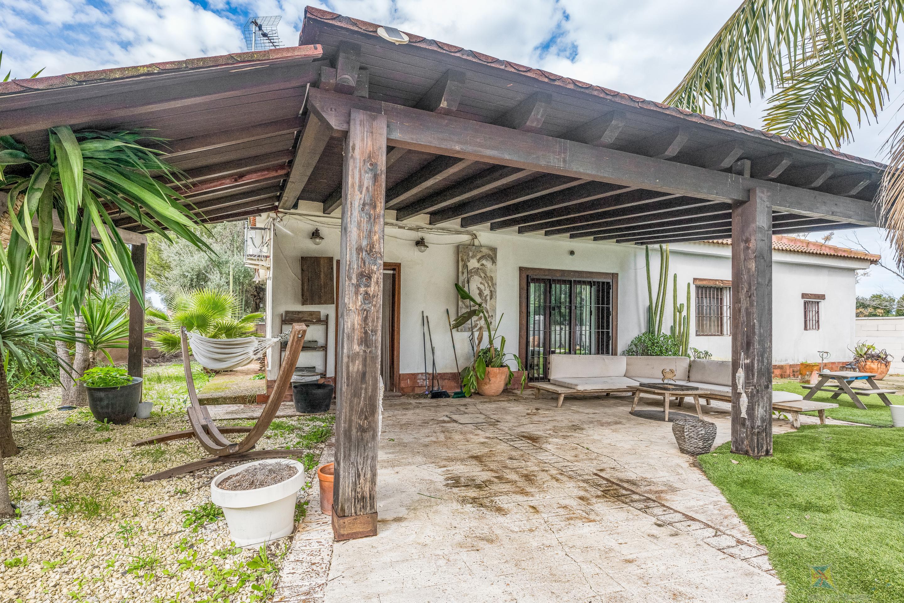 Venta de chalet en Carmona