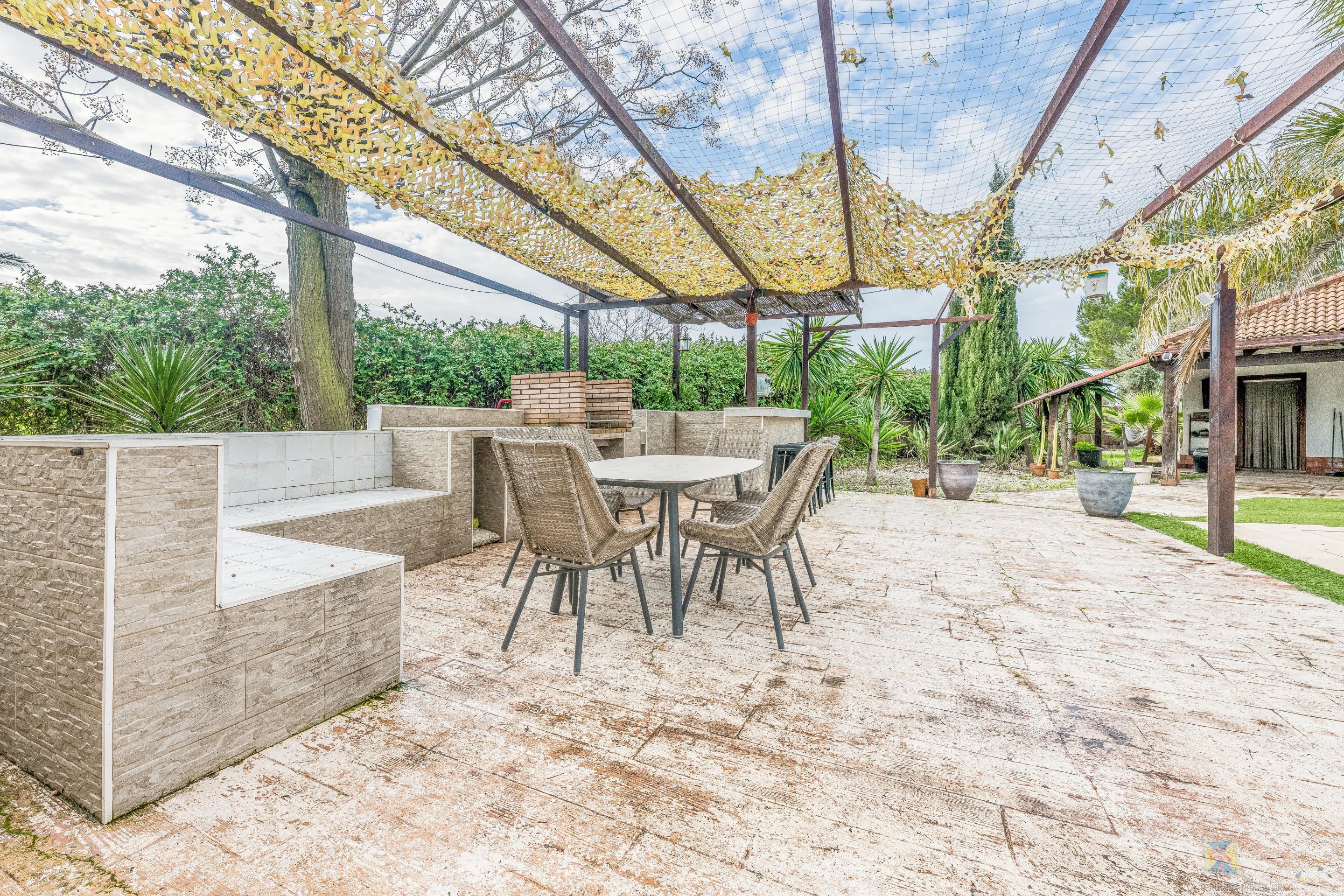 Venta de chalet en Carmona