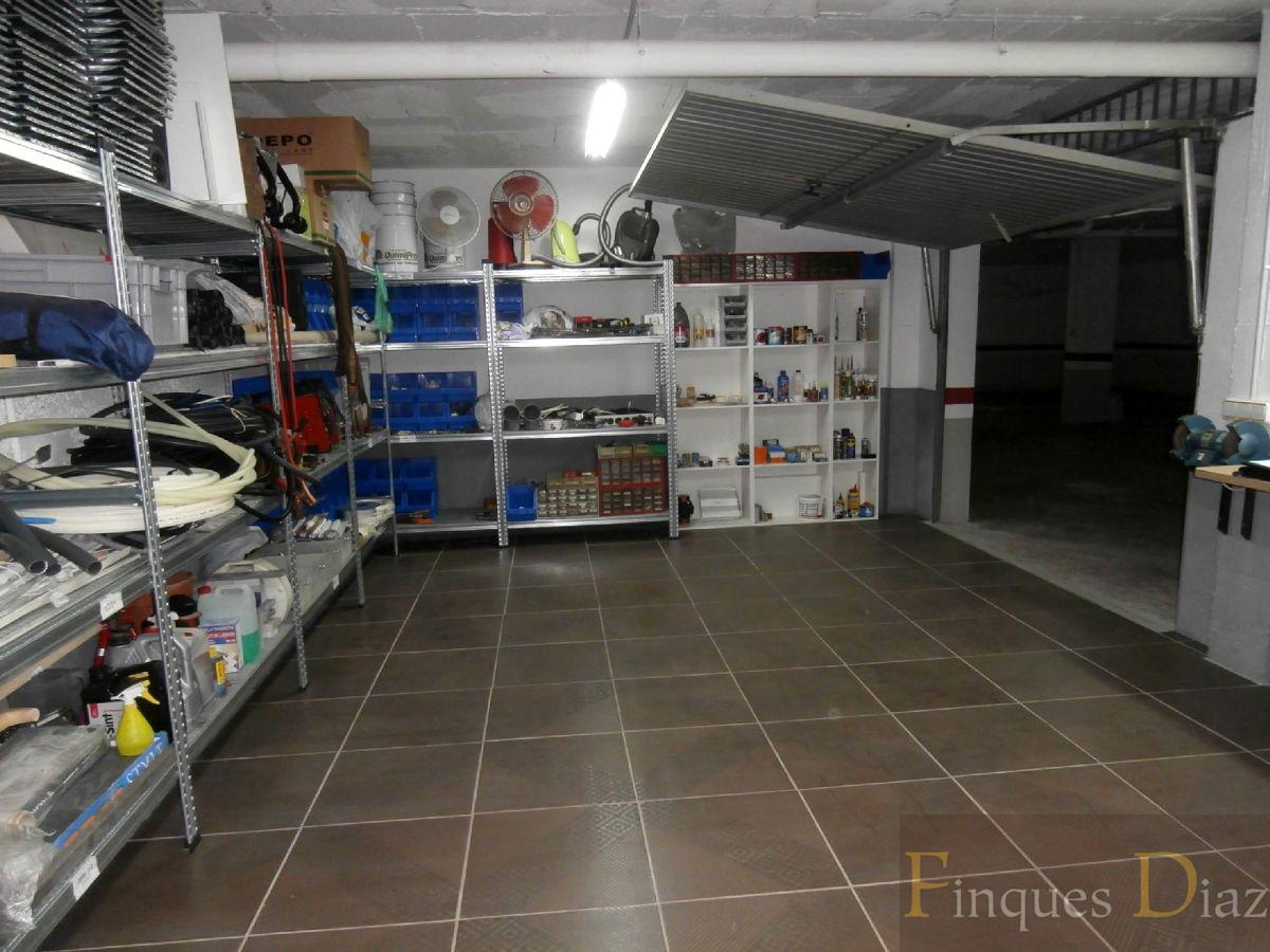 For sale of garage in Blanes