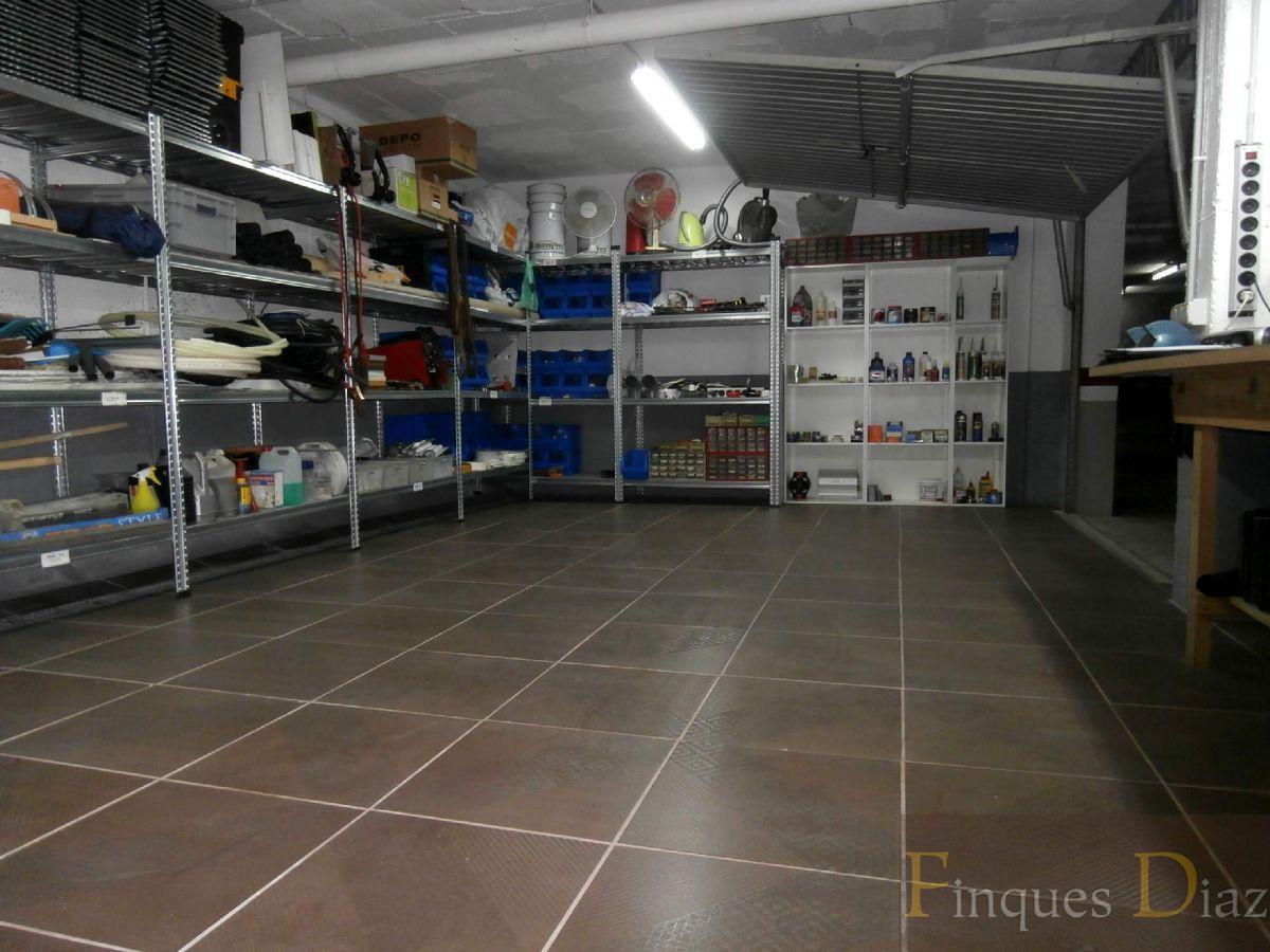 For sale of garage in Blanes