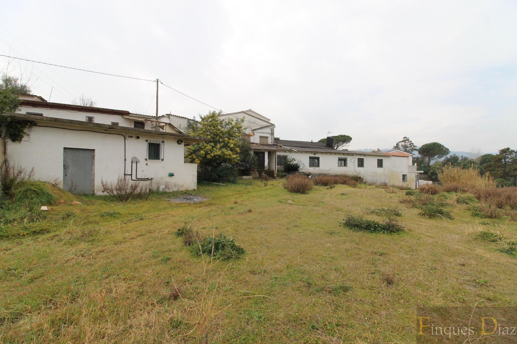 For sale of rural property in Palafolls