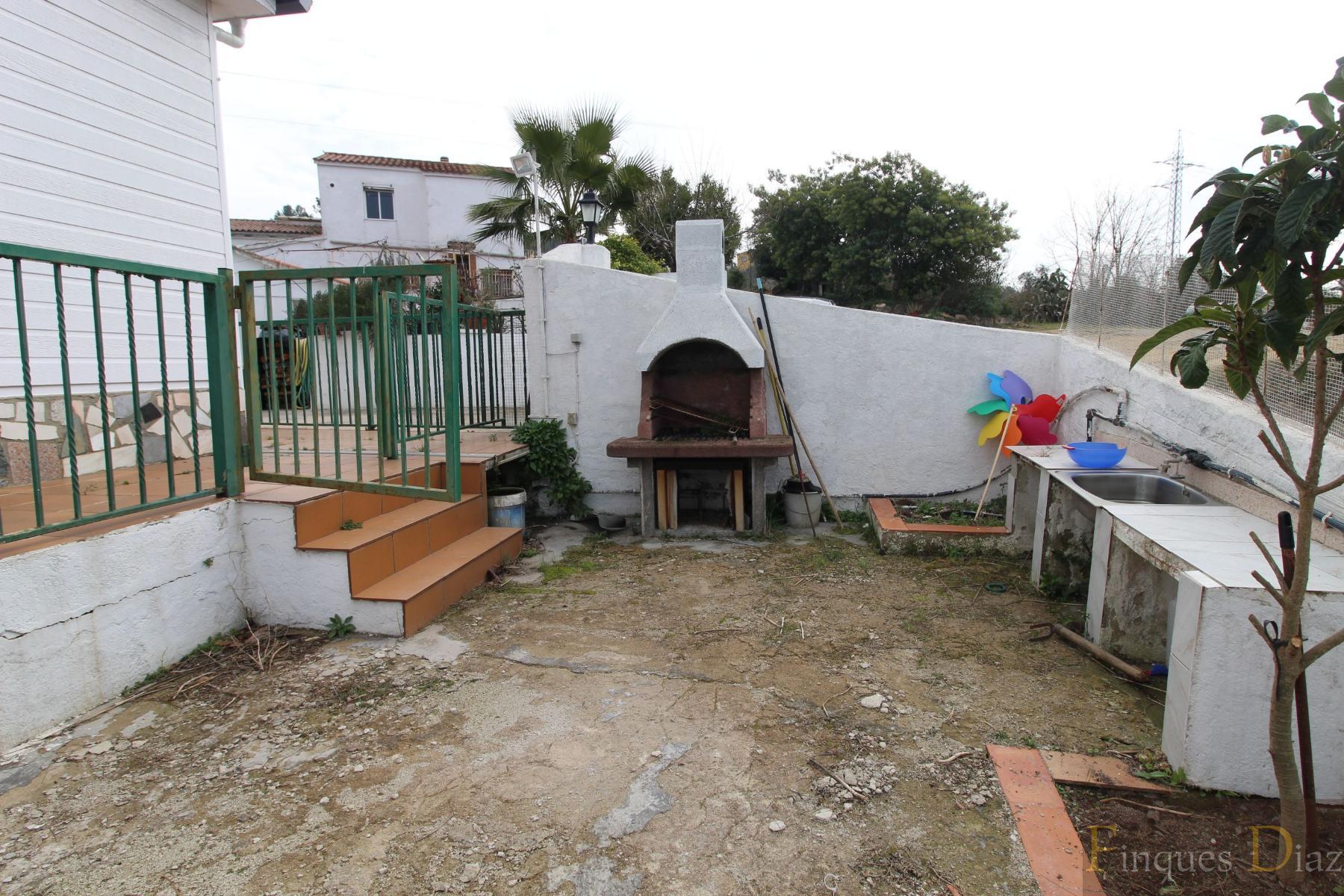 Venta de finca rústica en Palafolls