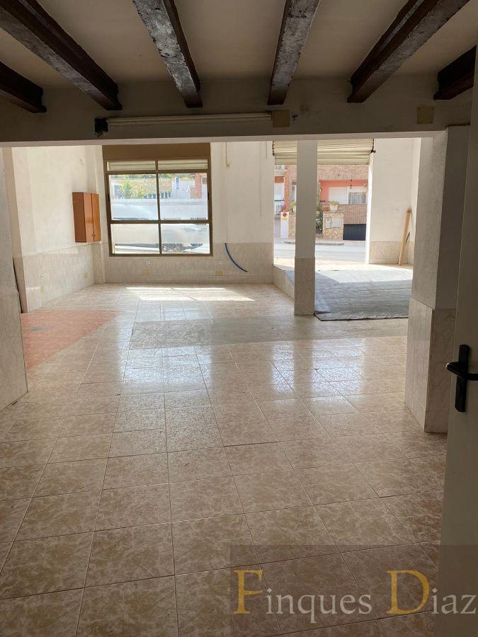 Venta de local comercial en Palafolls