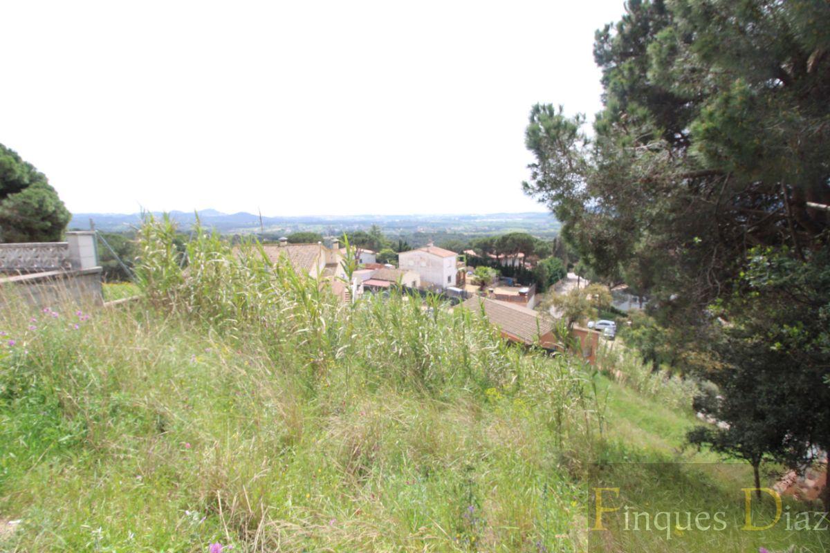 For sale of land in Tordera