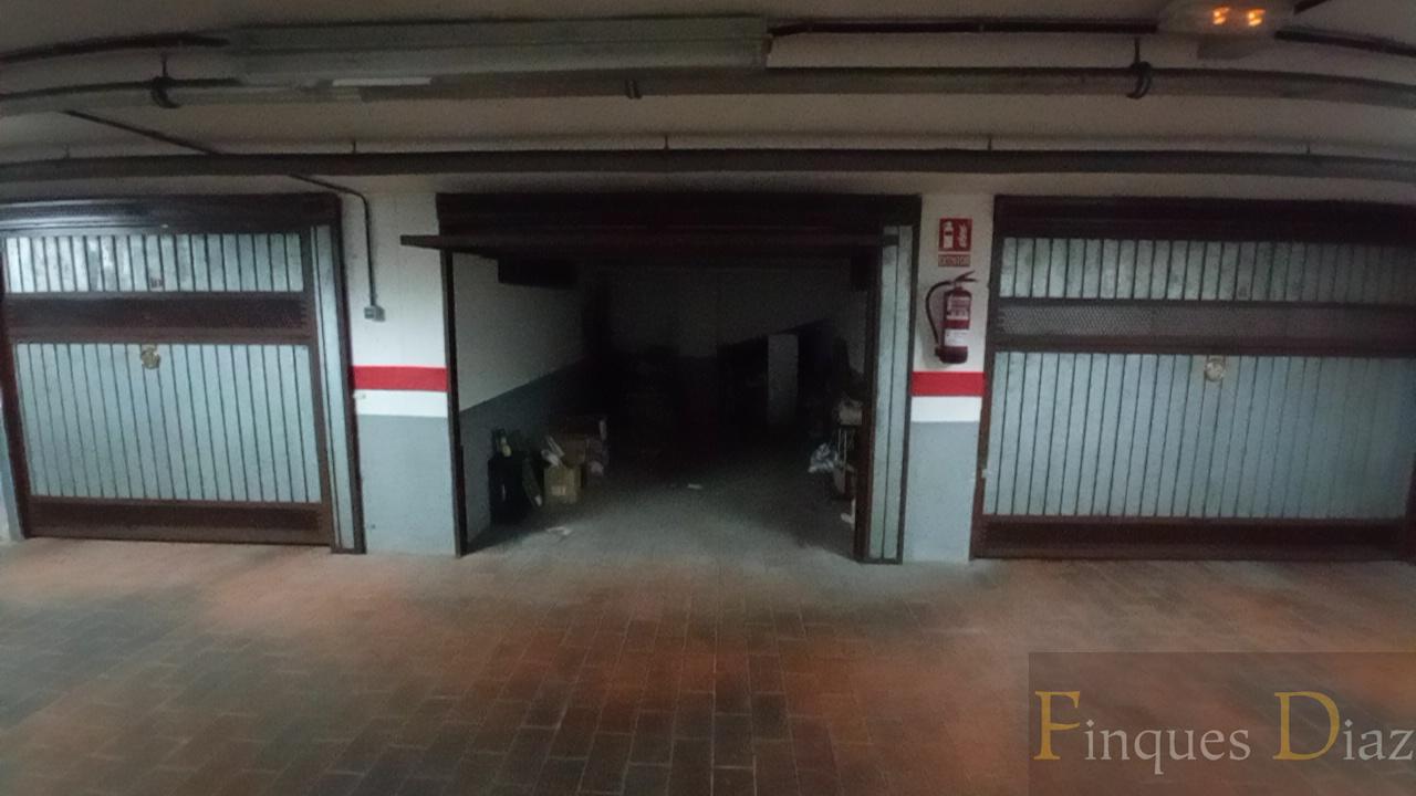 For sale of garage in Blanes