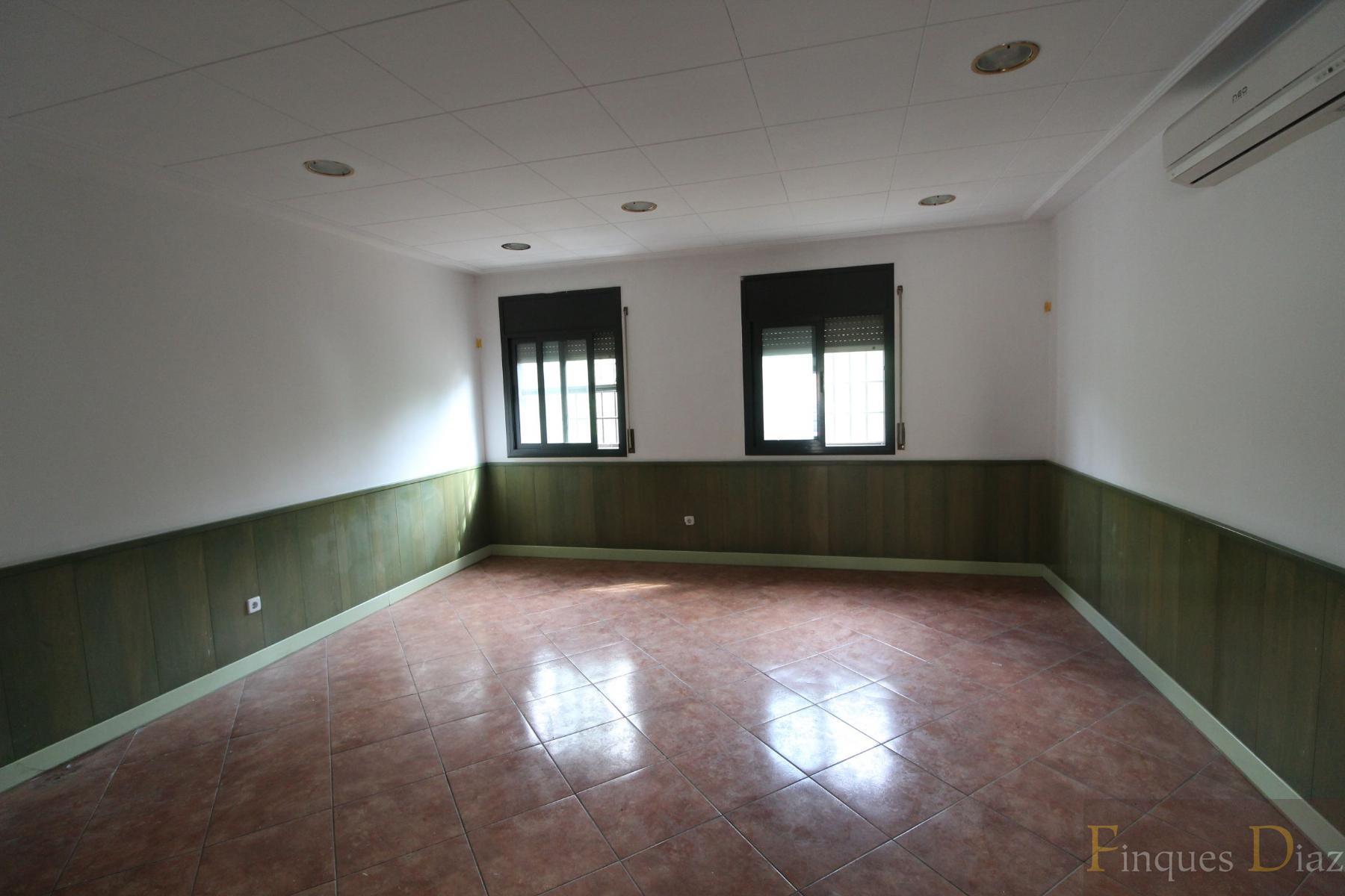 Venta de local comercial en Palafolls