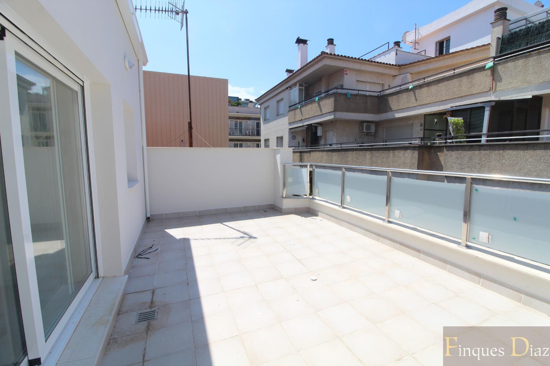 For sale of penthouse in Blanes