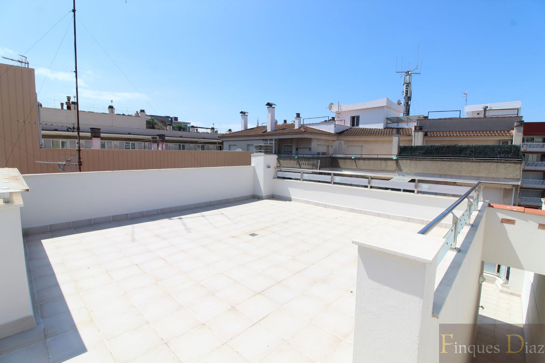 For sale of penthouse in Blanes