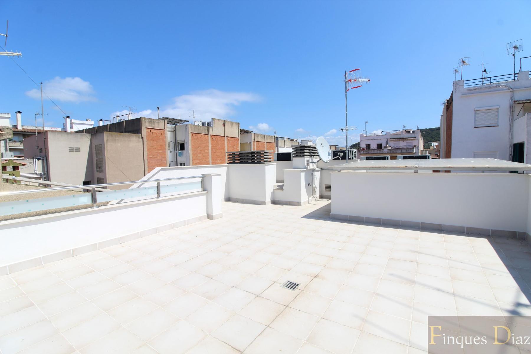 For sale of penthouse in Blanes