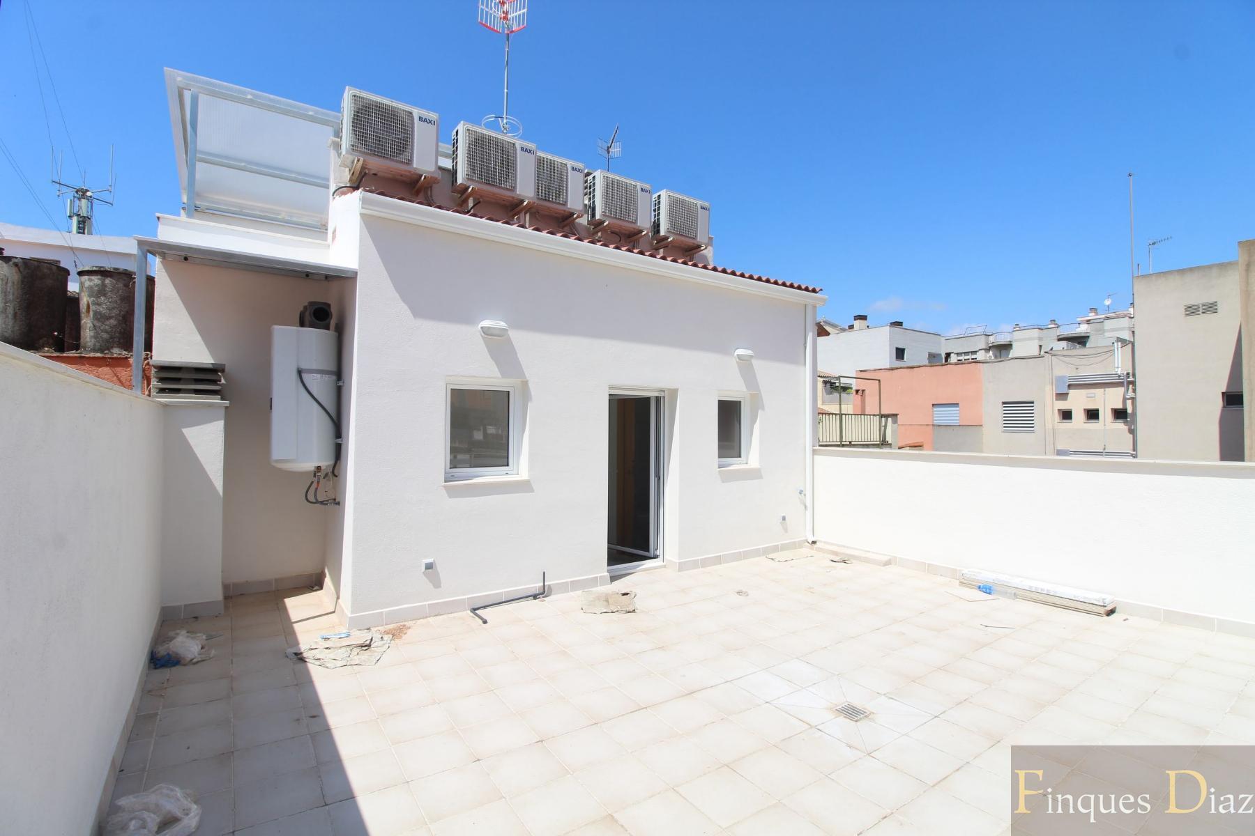 For sale of penthouse in Blanes