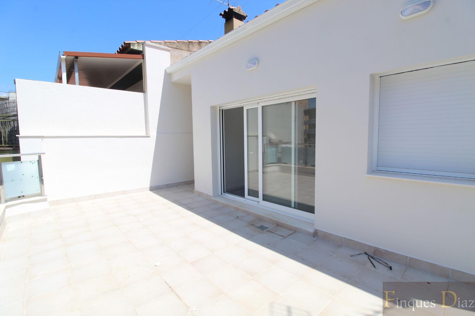For sale of penthouse in Blanes