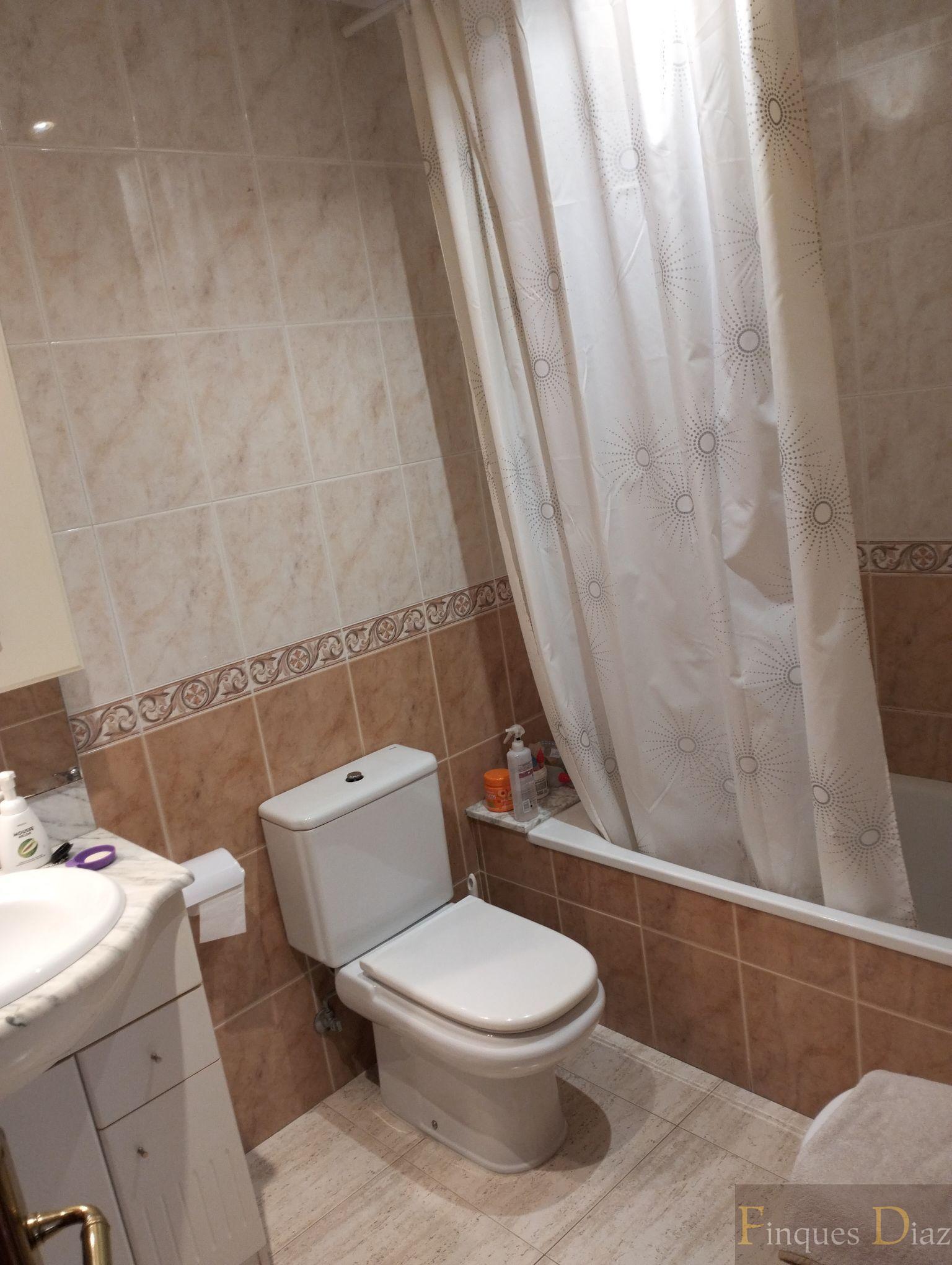 Suite bathroom