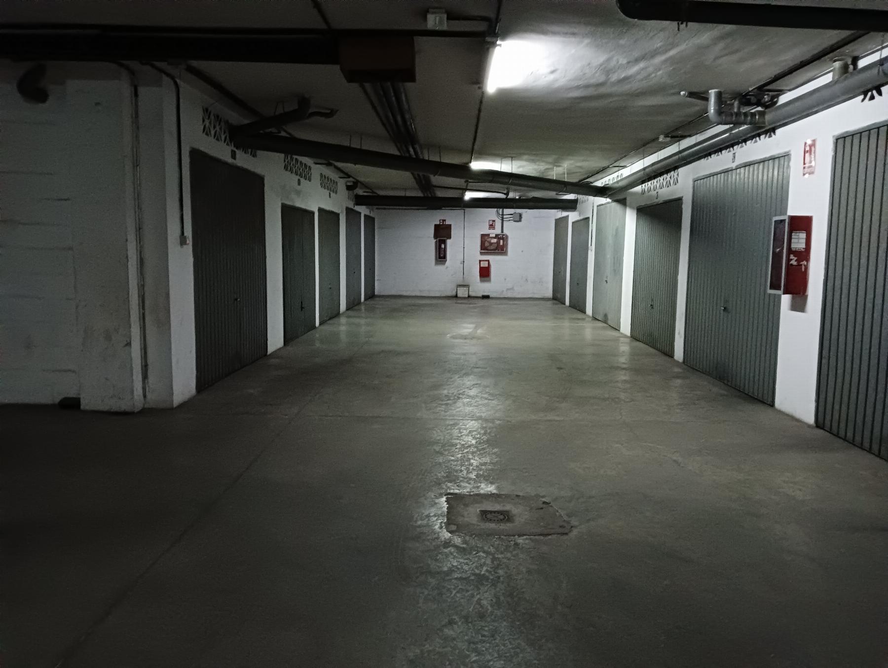 For sale of garage in San Fernando