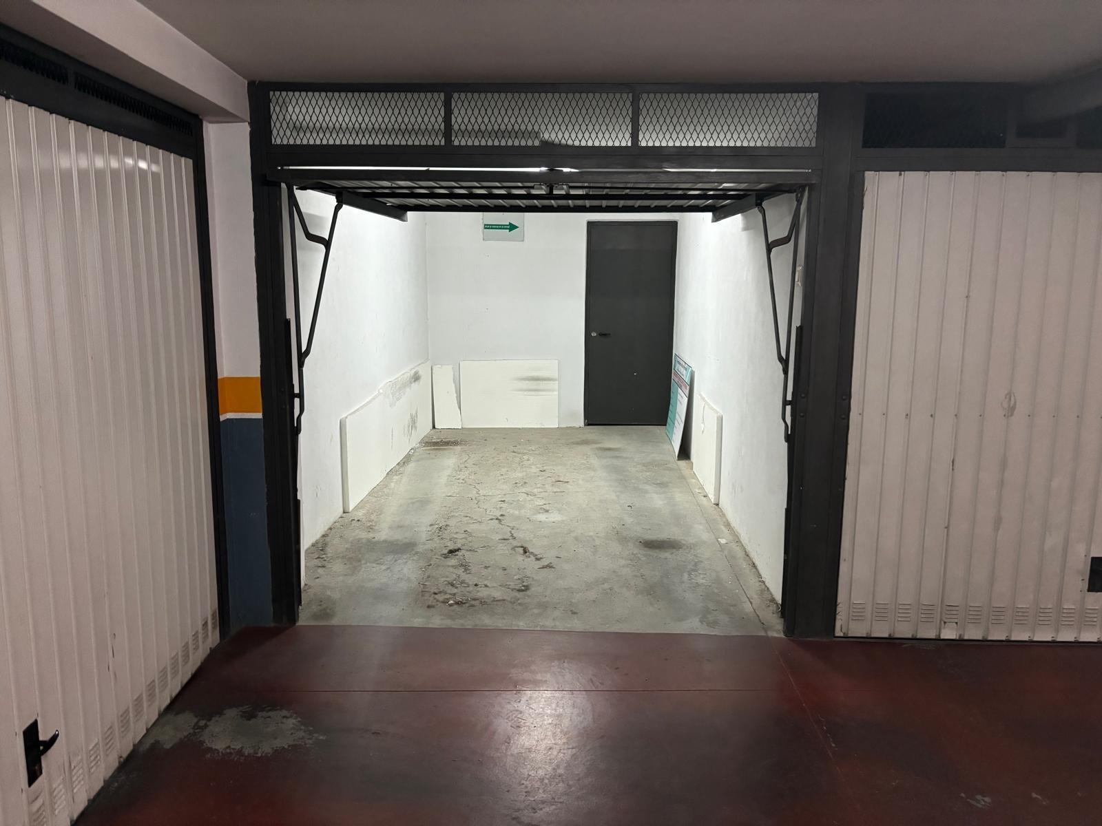 For sale of garage in San Fernando