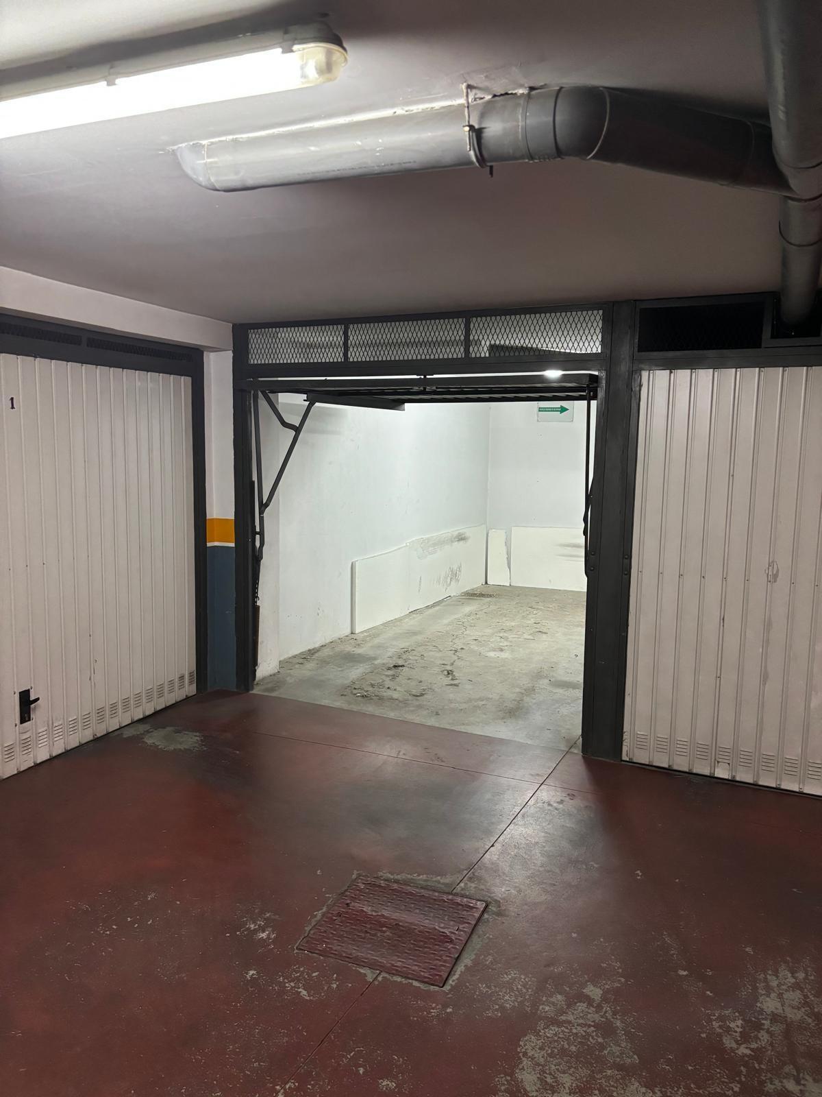 For sale of garage in San Fernando