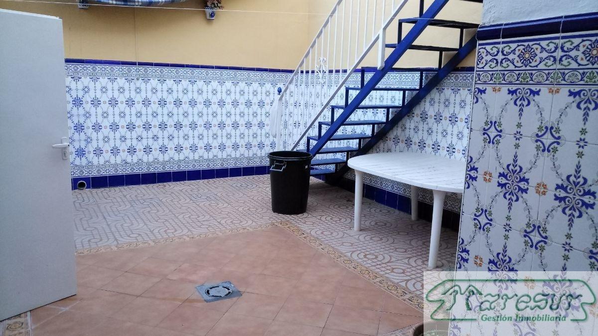 For sale of house in San Fernando