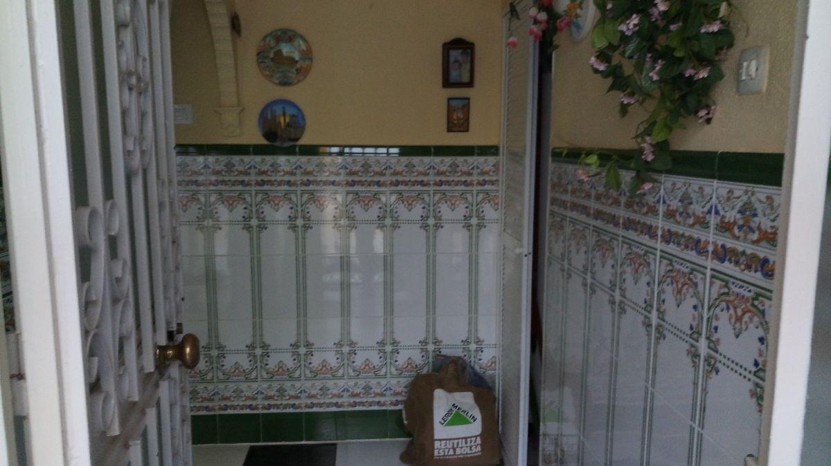 For sale of house in San Fernando