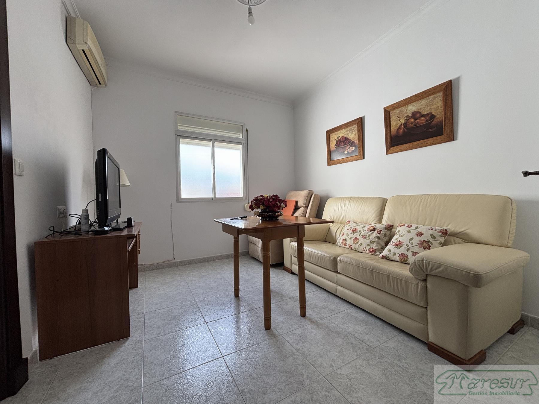 For sale of house in San Fernando
