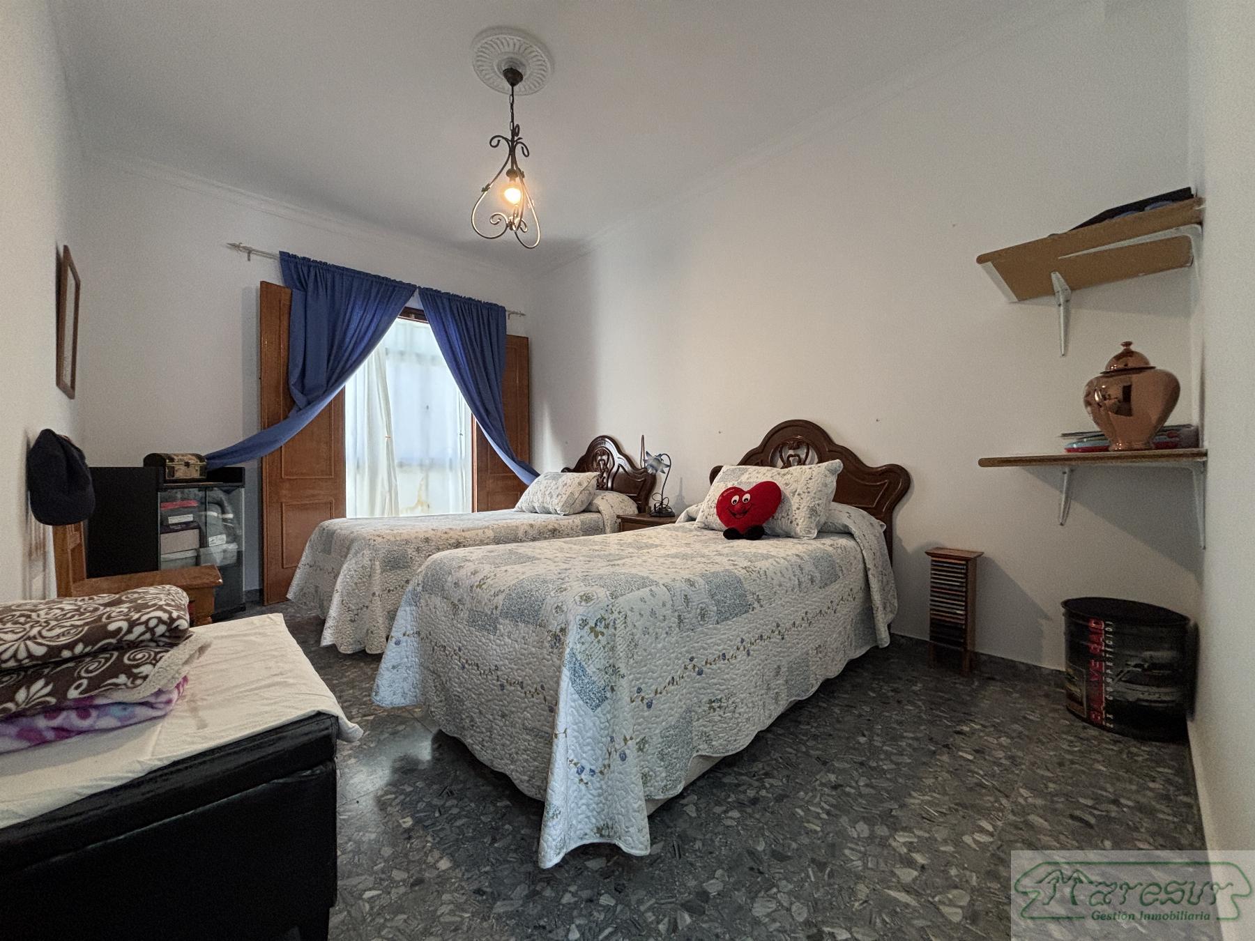 For sale of house in San Fernando
