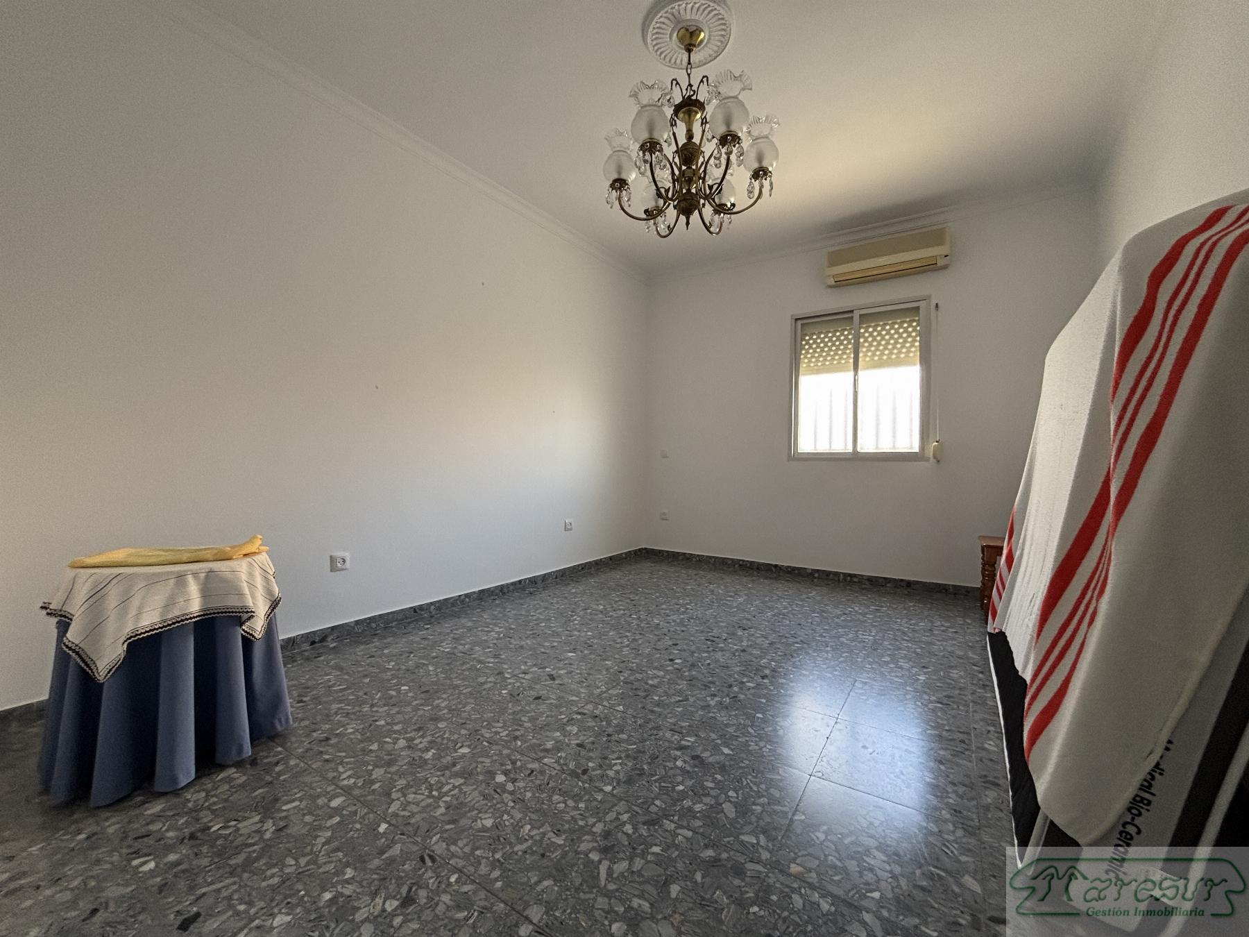 For sale of house in San Fernando