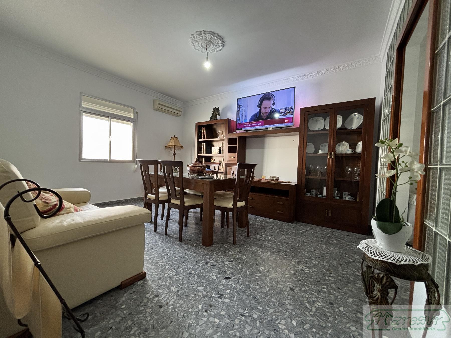 For sale of house in San Fernando