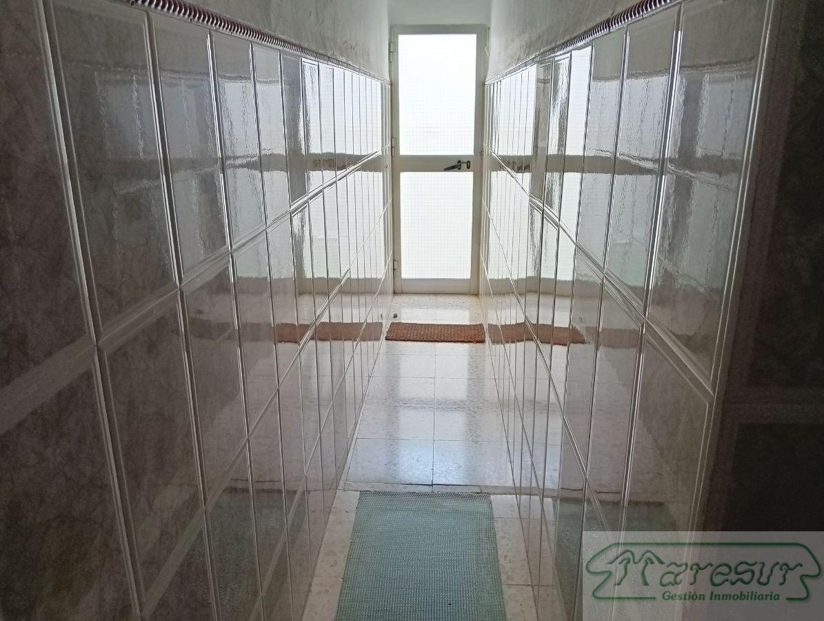For sale of house in San Fernando