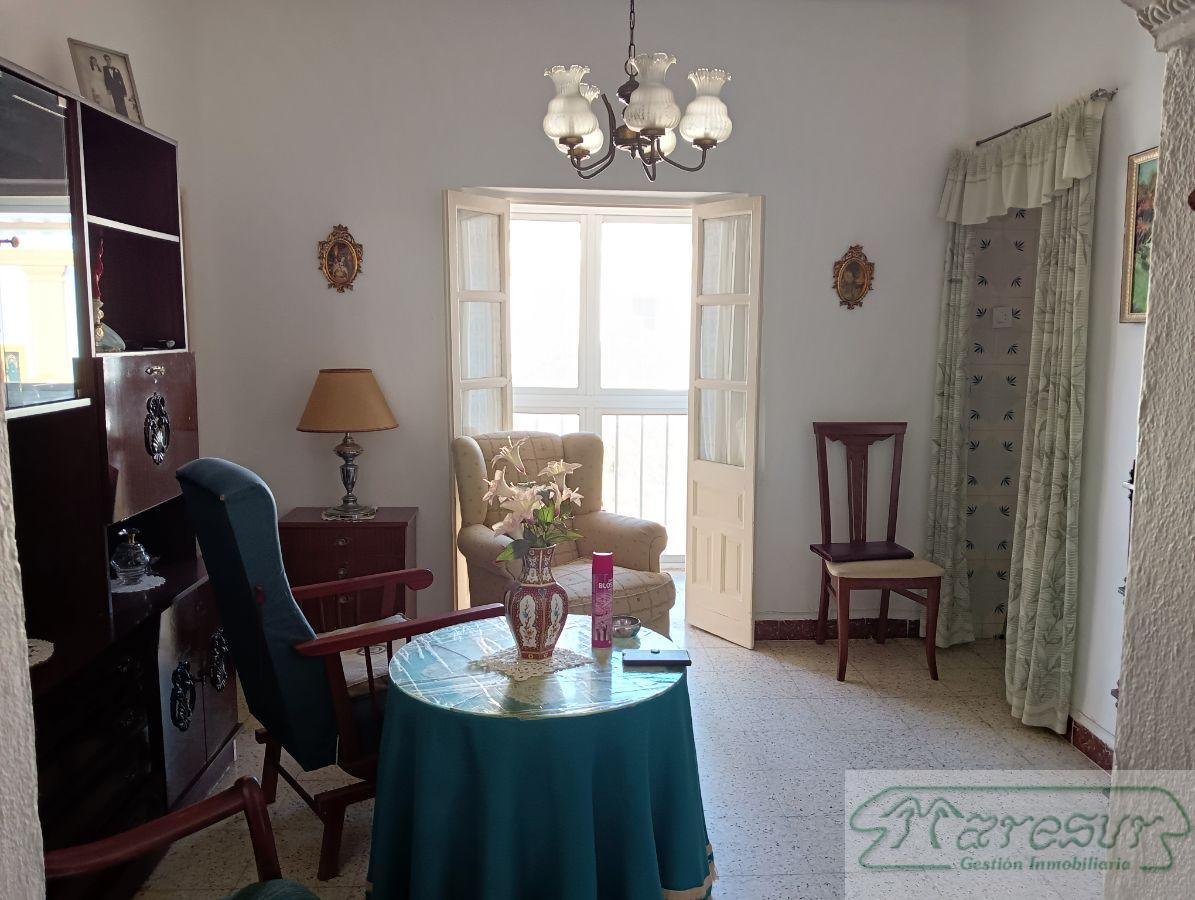 For sale of house in San Fernando