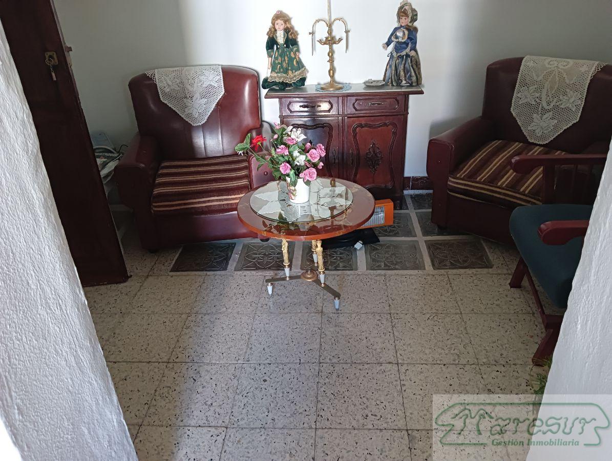 For sale of house in San Fernando