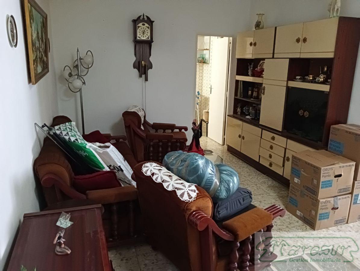 For sale of house in San Fernando