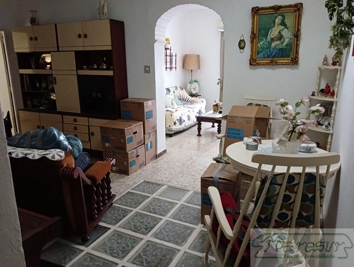 For sale of house in San Fernando