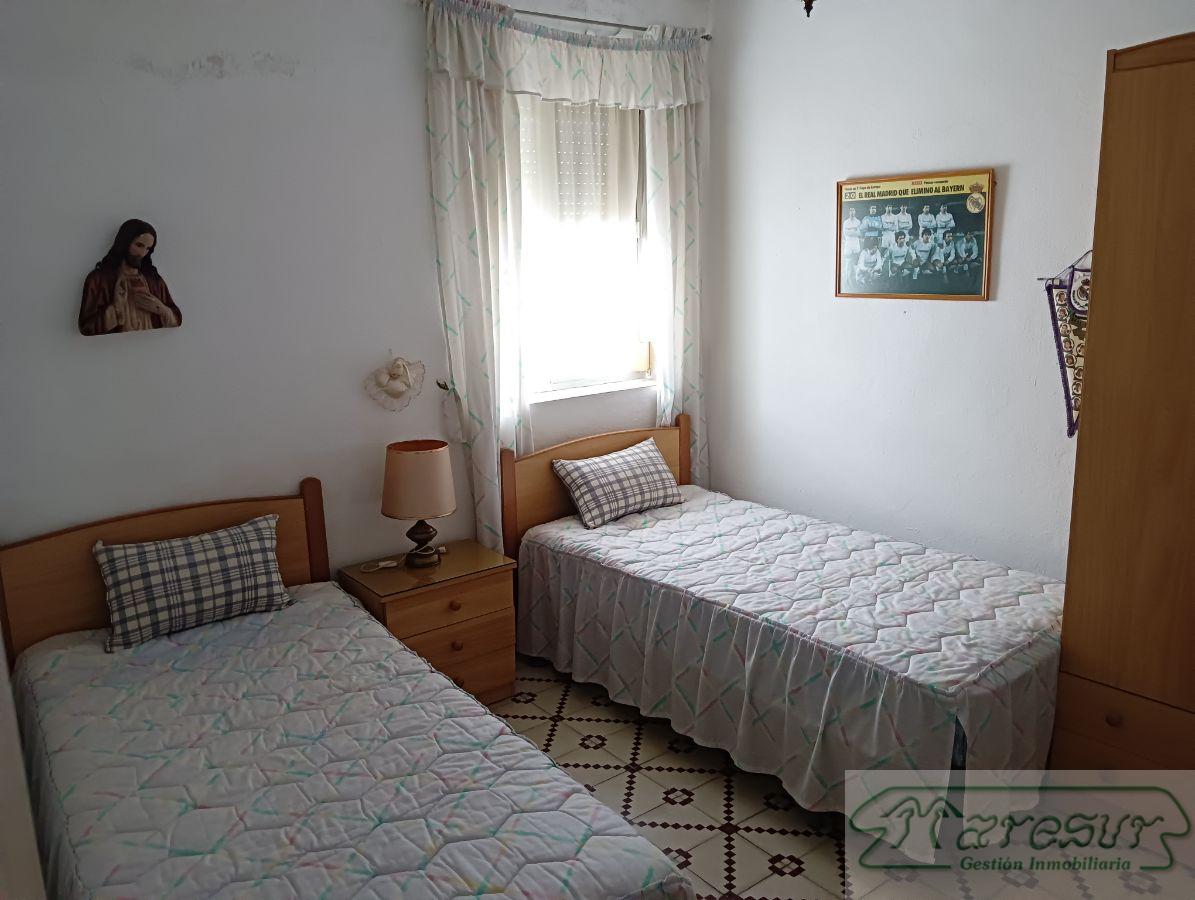 For sale of house in San Fernando