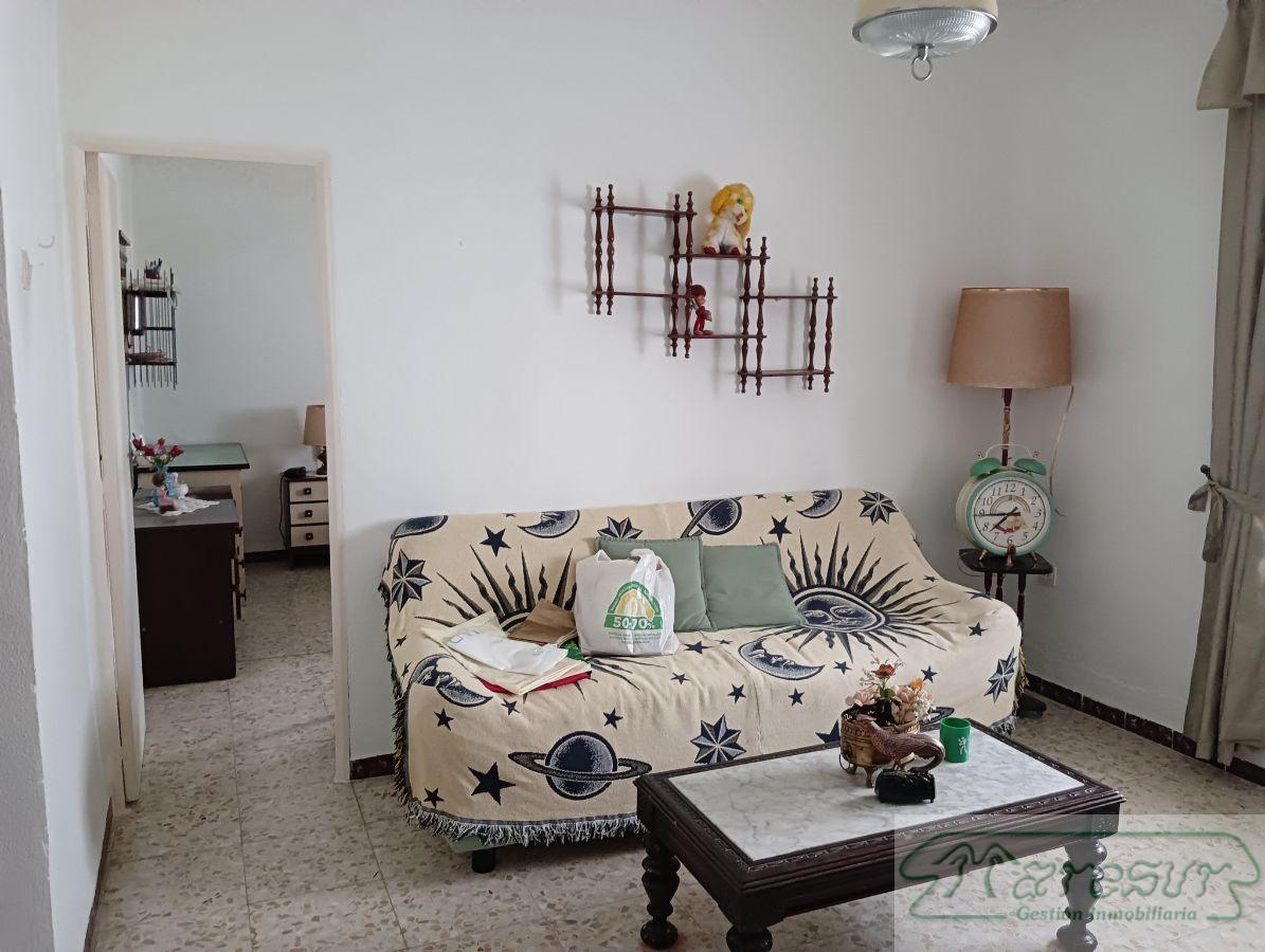 For sale of house in San Fernando