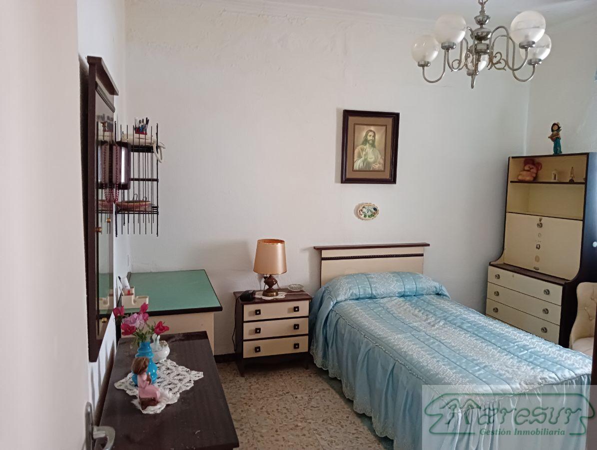 For sale of house in San Fernando