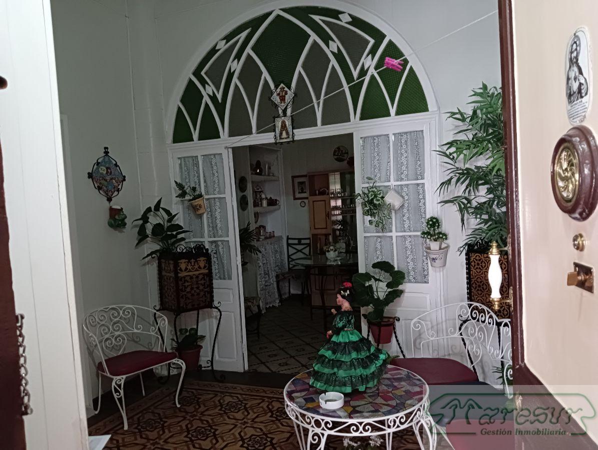 For sale of house in San Fernando