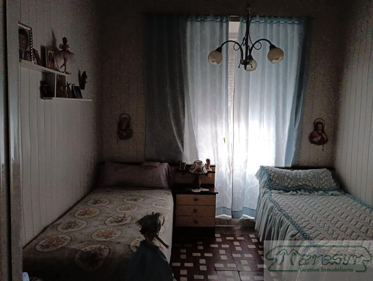 For sale of house in San Fernando