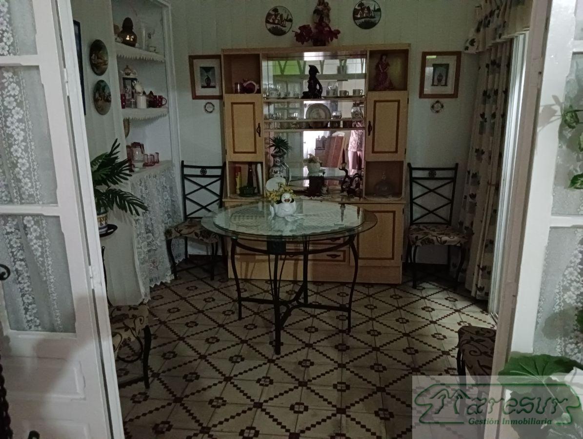 For sale of house in San Fernando