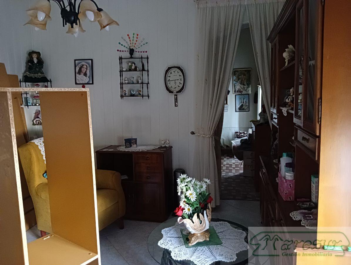 For sale of house in San Fernando