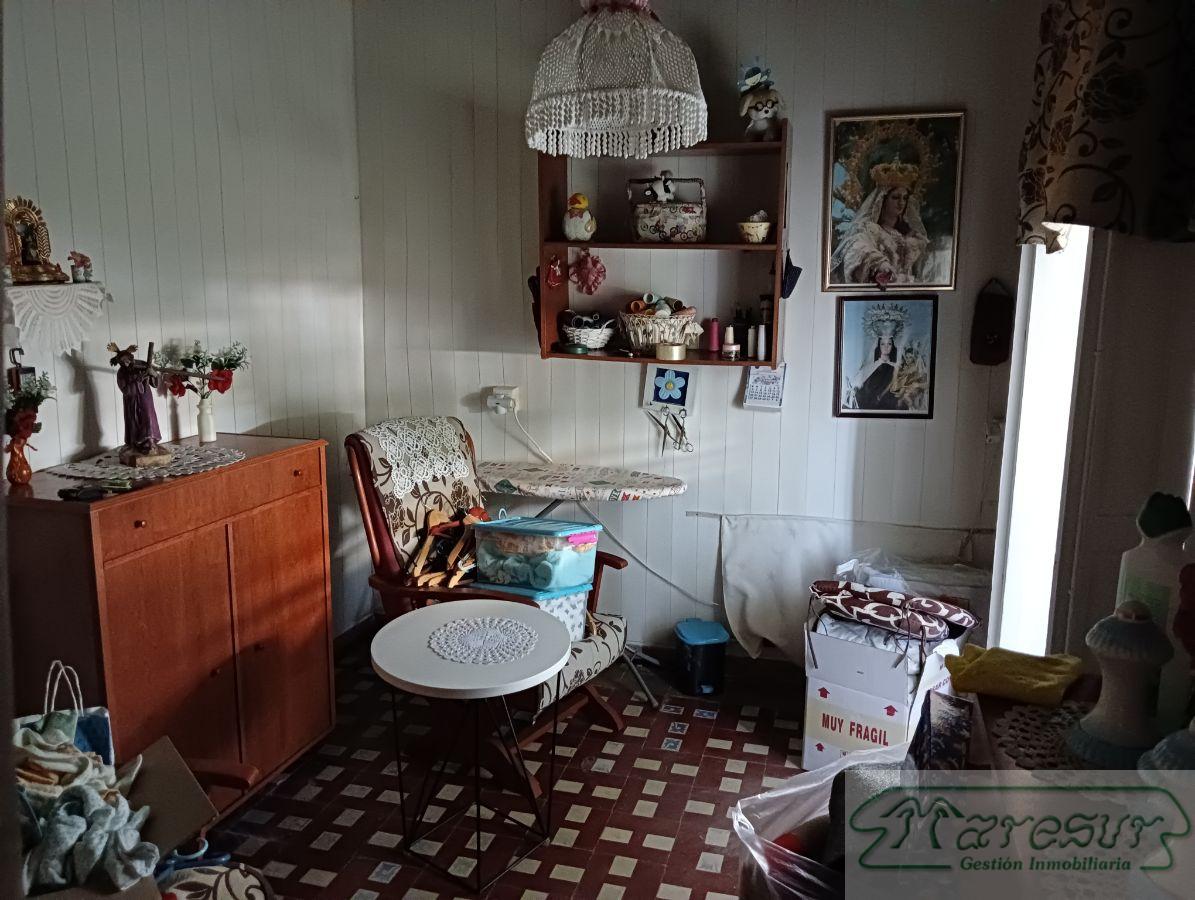 For sale of house in San Fernando