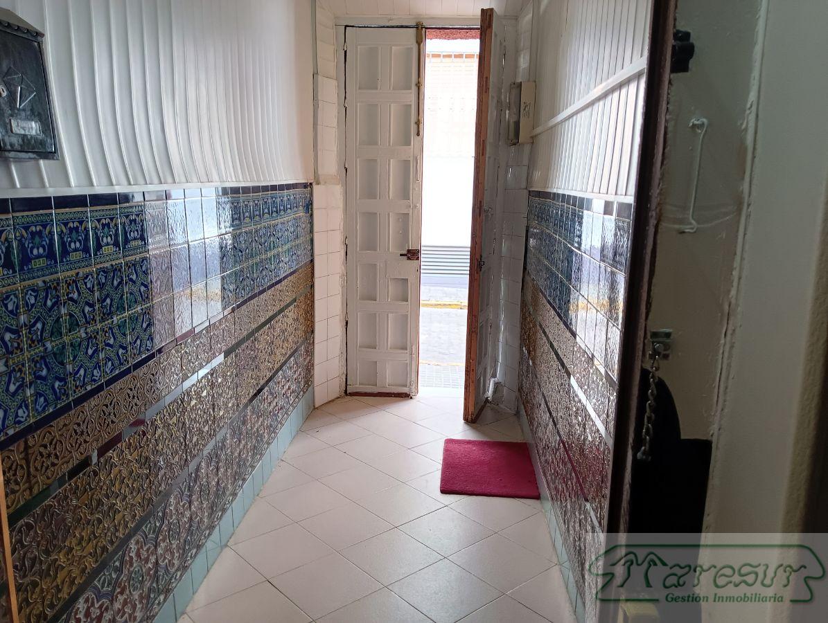 For sale of house in San Fernando