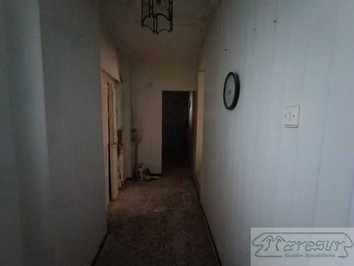 For sale of house in San Fernando