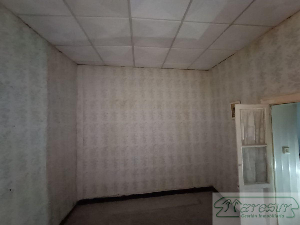 For sale of house in San Fernando